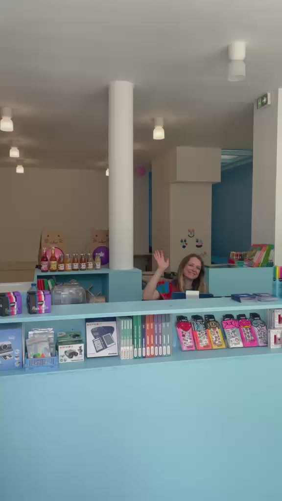Visite de la boutique créative GIGACOLOR, 4 rue Nansouty à Paris 14e : façade et rayons